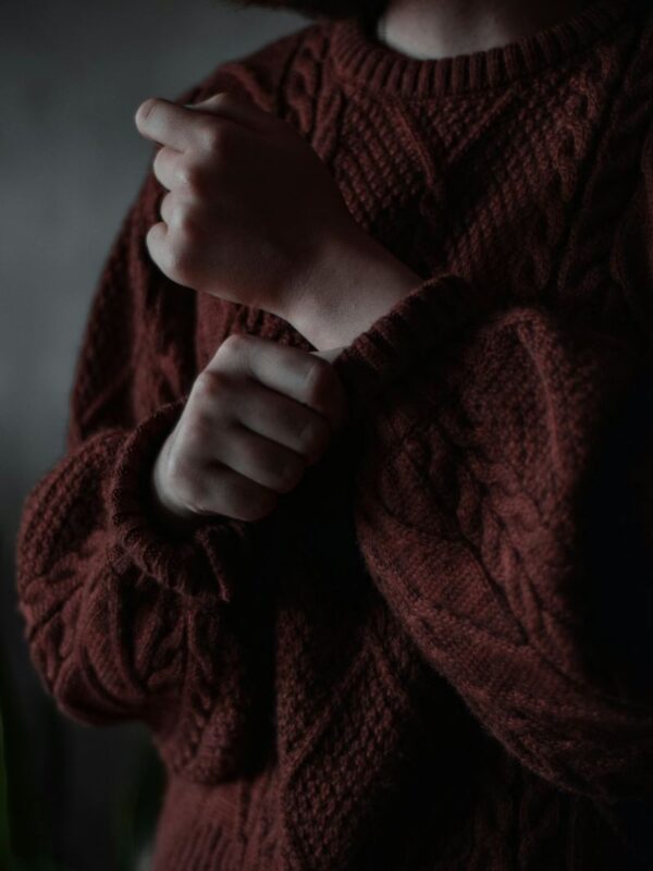 Sweter z warkoczem, bordo
